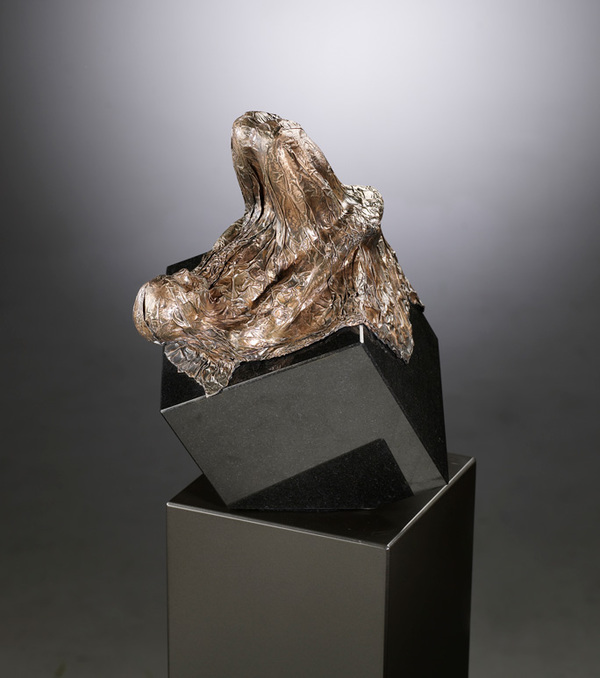 Basis Mantle and Shroud Copper, granite