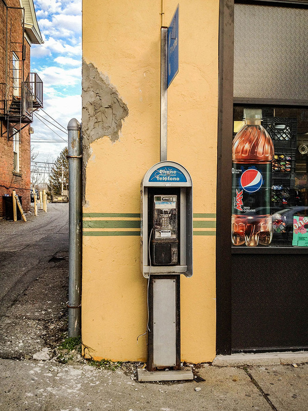  Dead Ringers: Portraits of abandoned payphones 