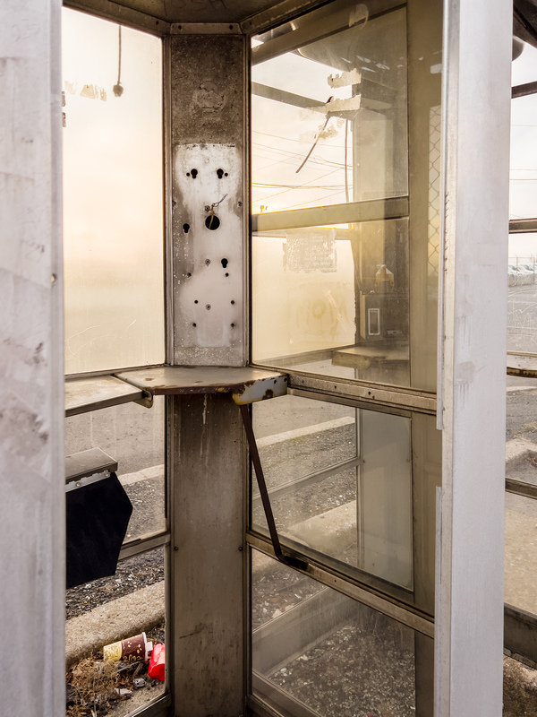  Dead Ringers: Portraits of abandoned payphones 