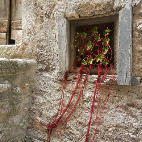 Leslie Hirst From Here diseased leaves and wool yarn