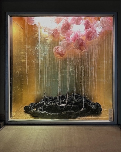   Between Heaven and Earth - Installation organza, copper wire, thread, felt, gold metal leaf