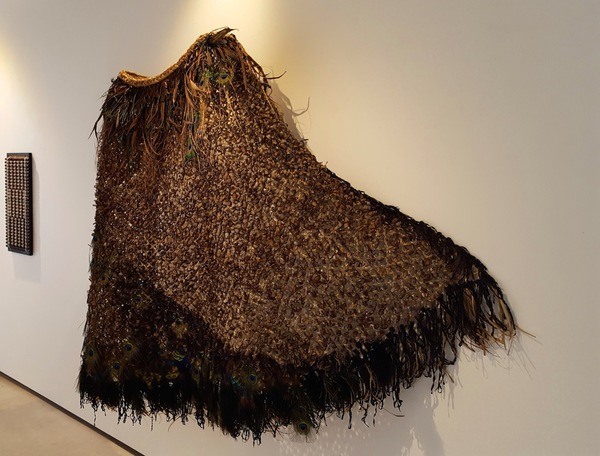 Michelle Mayn 2017 - Shimmer Harakeke (NZ Flax), Stainless Steel Mesh, Peacock Feather, Muka, Acrylic Coated Fibre