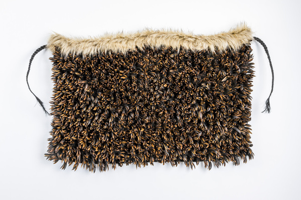 Michelle Mayn Kahu Kaakano Kuruwaka (Harakeke seed capscules), hemp fibre, imitation fur, muka (process Harakeke fibre))
